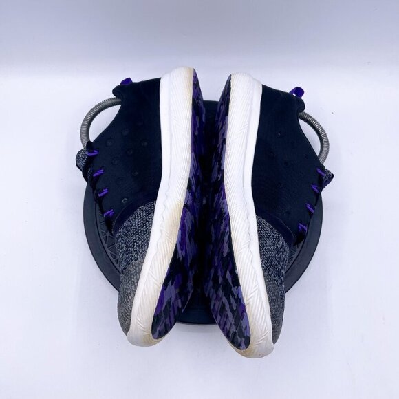 Under Armour UA GS Charged Sneakers Shoes Black Youth Size 7y - Picture 4 of 9